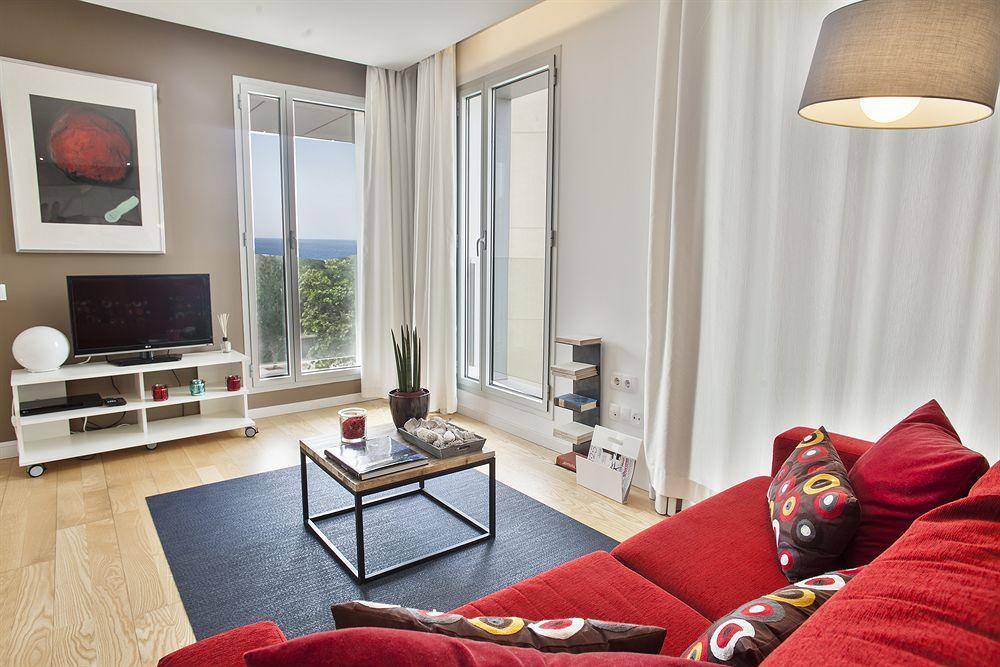 Mistral City Pool Apartments Barcelona Buitenkant foto